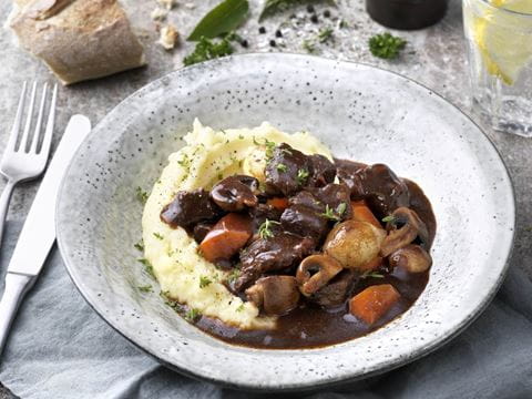 recipe image Fransk Köttgryta Boeuf Bourguignon