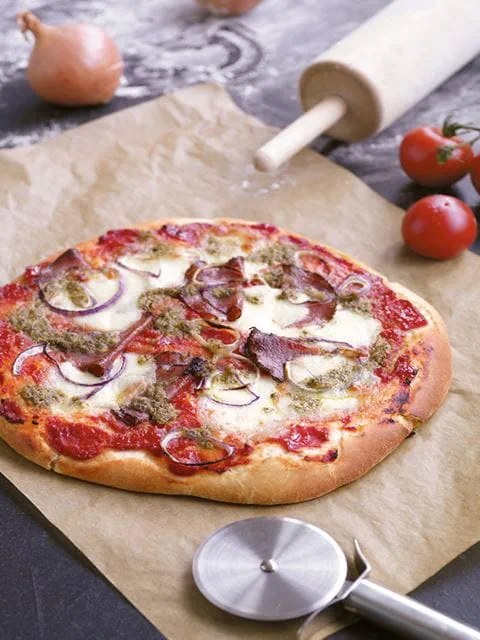 recipe image Pizza salami och pesto