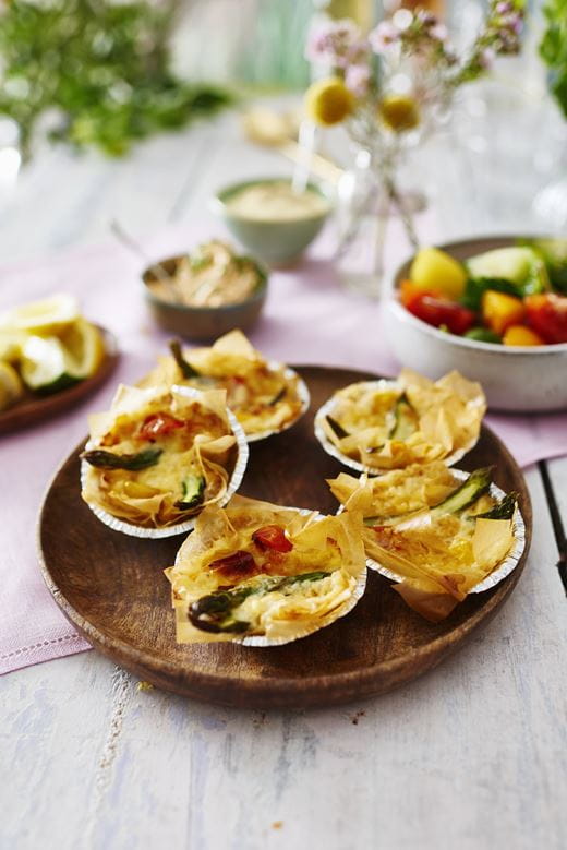 recipe image Filodegskorgar med sparris & tomat